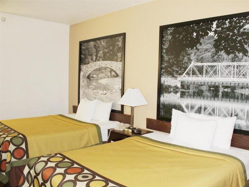 Super 8 By Wyndham Three Rivers Exterior foto